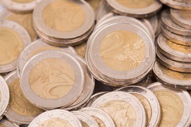 Euro para madeni para büyük miktarda