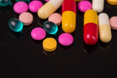 Hap kapsül yığın mix tedavisi ilaç tablet