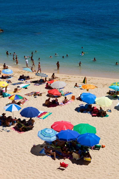 Beachcrowded pięknej plaży w Sao Rafael — Zdjęcie stockowe