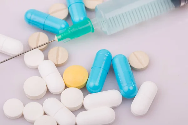 Tabletas diferentes píldoras —  Fotos de Stock