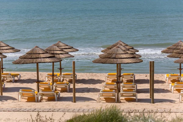 La famosa spiaggia di Praia do Alvor , — Foto Stock