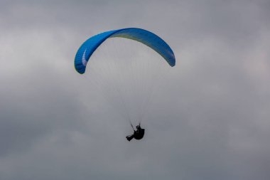 Portekiz 'in kuzeyinde, paragliding Aboua Kupası