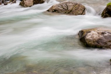 Cares Nehri 'nde şelale