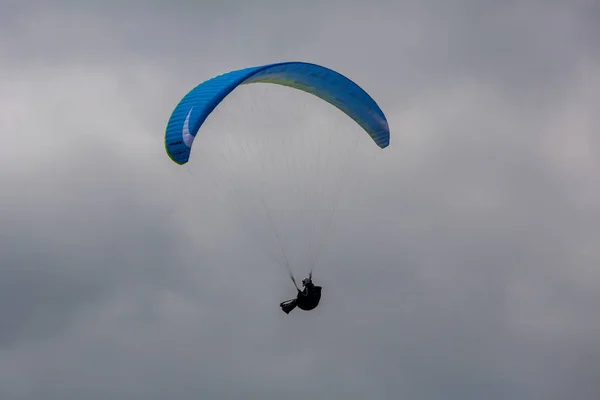 Paragliding de kop van Aboua, in het noorden van Portugal — Stockfoto