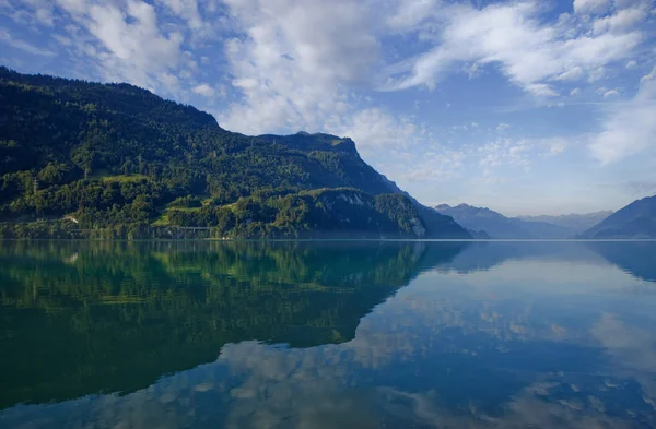 Lago suizo de Brienz, Suiza — Foto de Stock