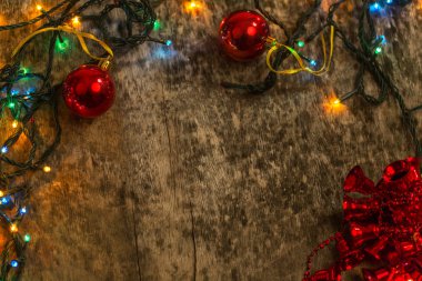 Noel dekorasyon aydınlatma ile