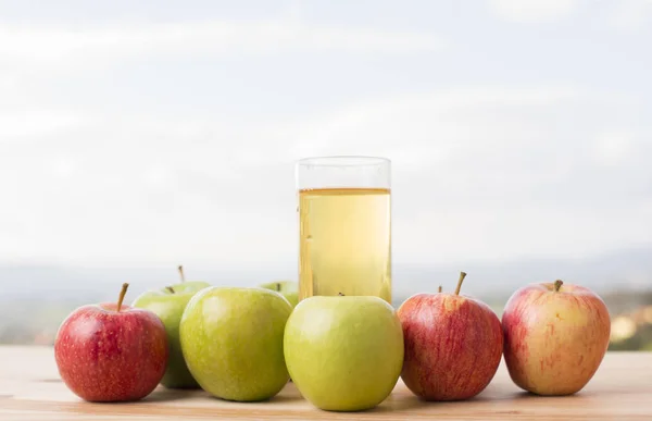 Apel dan jus apel — Stok Foto