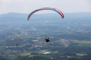 Portekiz 'in kuzeyinde, paragliding Aboua Kupası