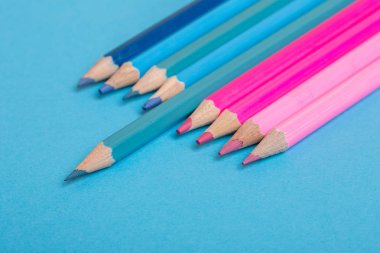 Ahşap renkli kalemler