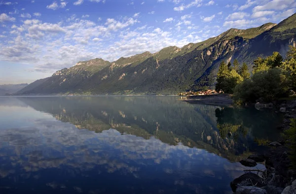 Swiss lake of brienz, İsviçre — Stok fotoğraf