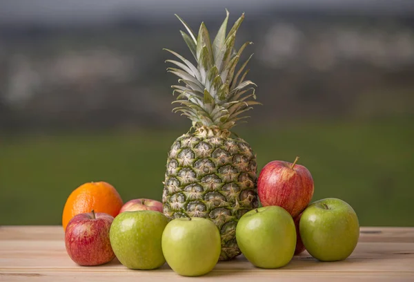 Frutas al aire libre — Foto de Stock