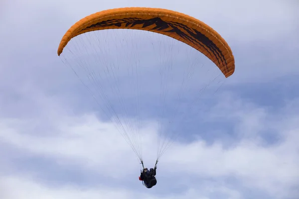 Paragliding — Stockfoto