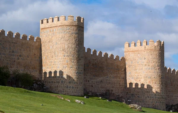 Avila surrounding wall — Stock Photo, Image