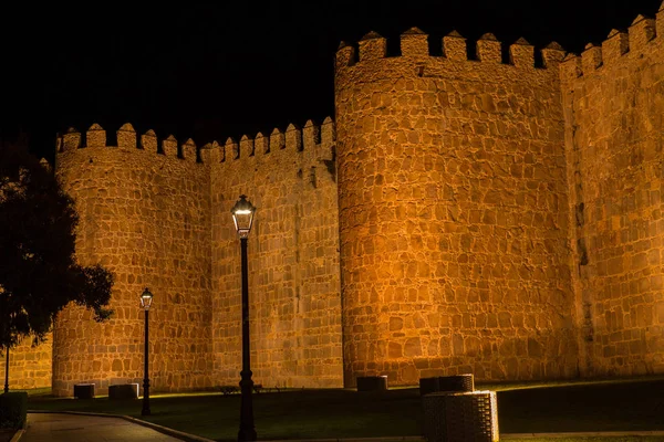 Avila in der Nacht, Spanien — Stockfoto