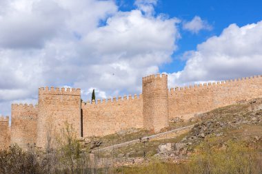 Avila çevreleyen duvar