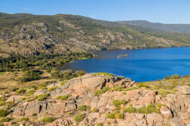 Sanabria Gölü, Puebla de Sanabria yakınlarında, Castilla y Leon, İspanya