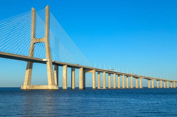 Lizbon, Portekiz 'deki Vasco da Gama Köprüsü