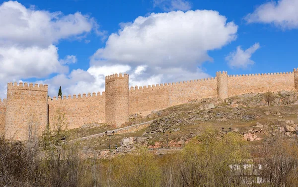 Avila, Kastilya ve Leon 'un antik tahkimatı, İspanya