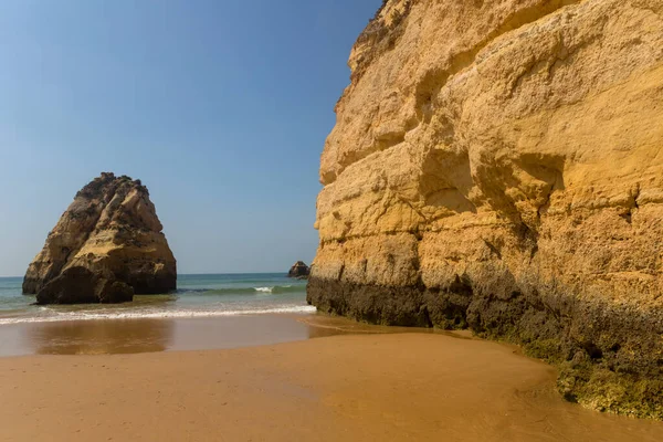 Пляж Praia Rocha Алгарве Португалия — стоковое фото