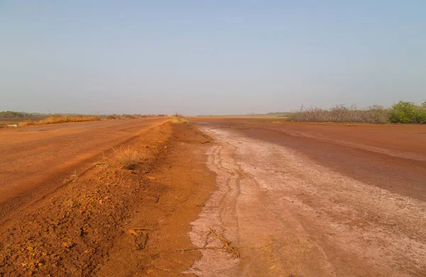 Schmutzige Alte Straße Außerhalb Von Bissau Guinea Bissau — Stockfoto