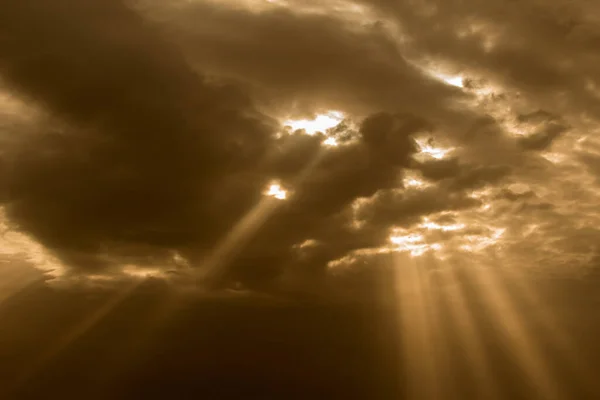 葡萄牙北部日落时分 天空乌云密布 — 图库照片