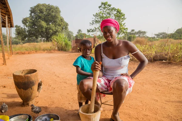 Bissau Republiken Guinea Bissau Porträtt Ung Mor Och Hennes Son — Stockfoto