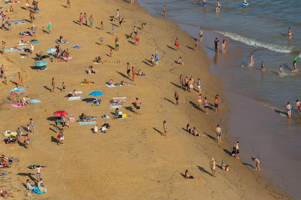 Albufeira Portogallo Persone Sulla Famosa Spiaggia Praia Felesia Albufeira Questa — Foto Stock