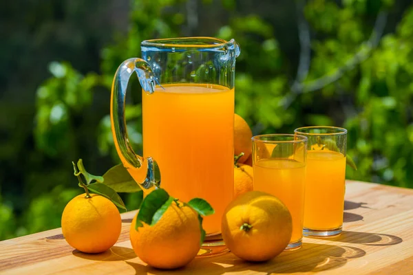 Jus Orange Oranges Sur Table Dans Jardin — Photo