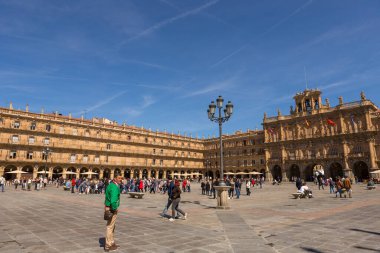 Plaza Mayor, Salamanca 'nın en önemli meydanı ve kalbi. İspanya