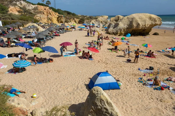 Albufeira Portugal People Famous Beach Olhos Agua Albufeira Beach Part — Stock Photo, Image