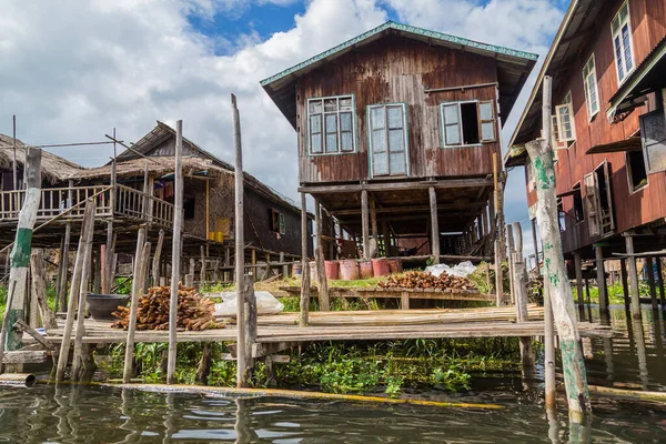 Drewniane Pływające Domy Nad Jeziorem Inle Shan Mjanmie Inle Lake — Zdjęcie stockowe