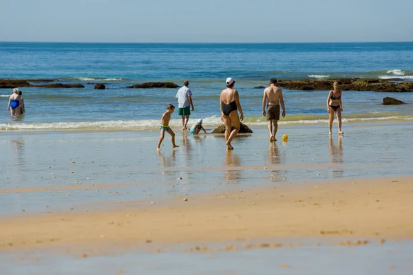 Albufeira Portugal Emberek Híres Strand Olhos Agua Albufeira Strand Része — Stock Fotó