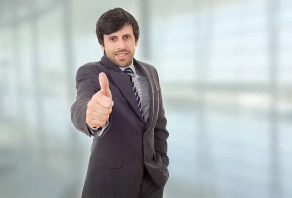 Hombre Negocios Feliz Pulgar Hacia Arriba Oficina —  Fotos de Stock