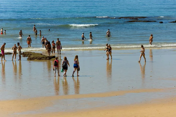 Albufeira Portugal People Famous Beach Olhos Agua Albufeira Αυτή Παραλία — Φωτογραφία Αρχείου