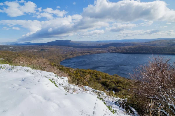 スペインのカスティーリャ レオン州 雪と冬のサナブリア湖 — ストック写真