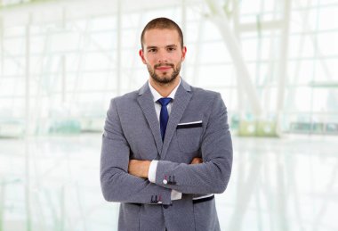 Ofisteki mutlu iş adamı portresi.