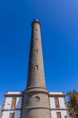 Gran Canaria 'daki Maspalomas Deniz Feneri. Kanarya Adaları. Adanın en yüksek deniz feneri. Bu önemli turistik bölgede bir dönüm noktası.