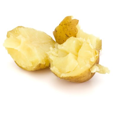 Beyaz arka plan kesme izole haşlanmış soyulmuş patates