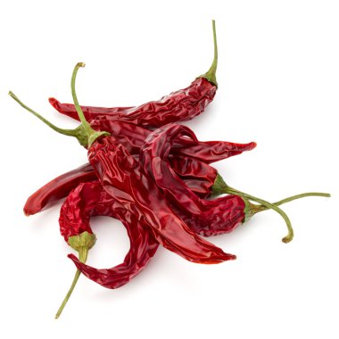 Beyaz arka planda izole edilmiş kırmızı biber ya da kırmızı biber.