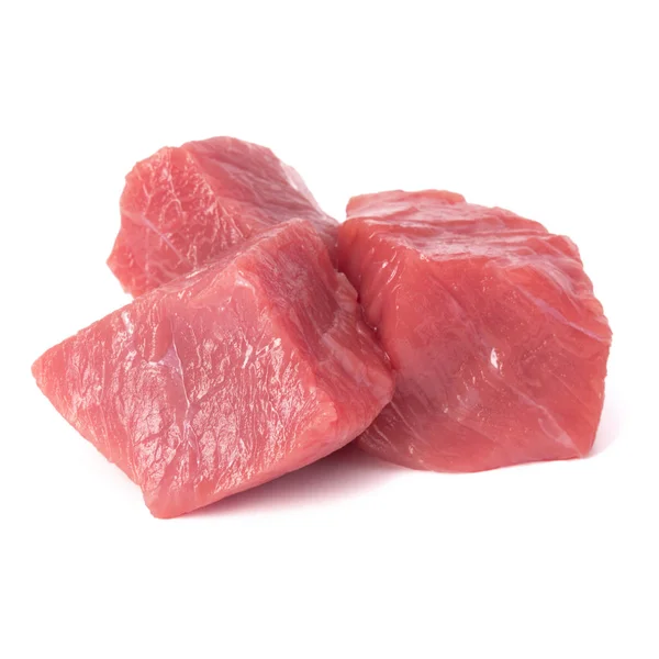 Carne di manzo tritata cruda pezzi isolati om sfondo bianco tagliato ou — Foto Stock