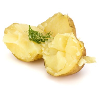 Beyaz arka plan kesme izole haşlanmış soyulmuş patates 