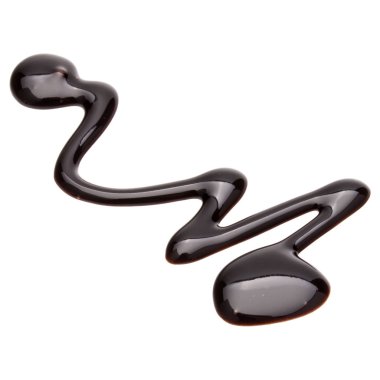 Beyaz arkaplanda izole edilmiş çikolata şurubu damlası