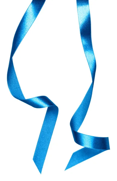 Glanzend satijn lint in blauwe kleur op witte achtergrond cl geïsoleerd — Stockfoto