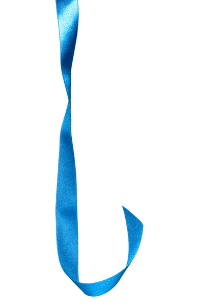 Glanzend satijn lint in blauwe kleur op witte achtergrond cl geïsoleerd — Stockfoto