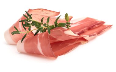 İtalyan prosciutto crudo veya jamon. Çiğ jambon. Beyaz arkaplanda izole