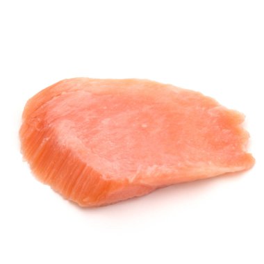 füme somon parçaları üzerinde beyaz arka plan kesme izole. Hazır balık fileto elyaflar.