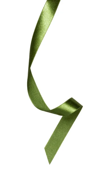 白い背景に分離された緑の色で光沢のあるサテンのリボンをクローズ アップ 装飾デザインのリボン イメージ — ストック写真