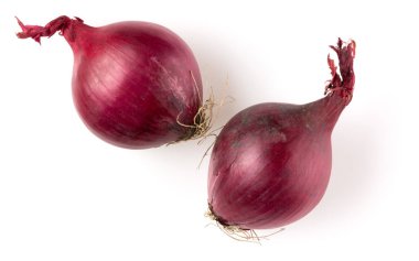 Beyaz arka plan kesme, üstten görünüm izole kırmızı soğan