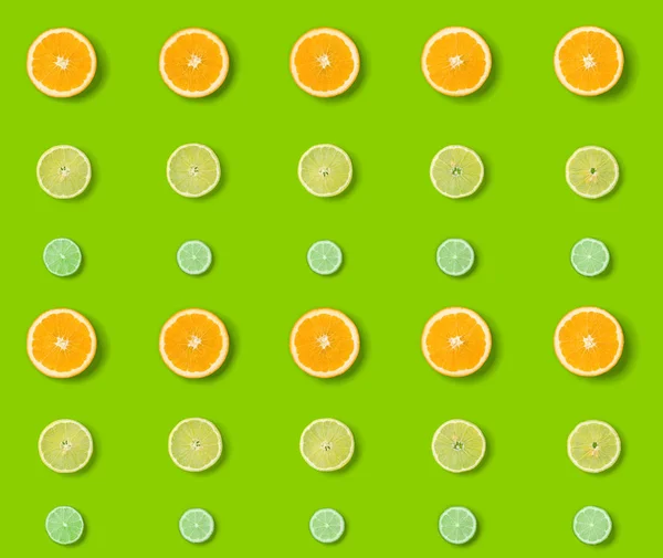Citrus Gyümölcs Mintás Zöld Háttér Narancs Lime Citrom Szeleteket Háttér — Stock Fotó