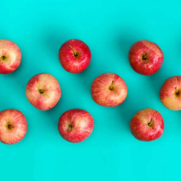 Modello Frutta Mela Rossa Sfondo Blu Posa Piatta Vista Dall — Foto Stock